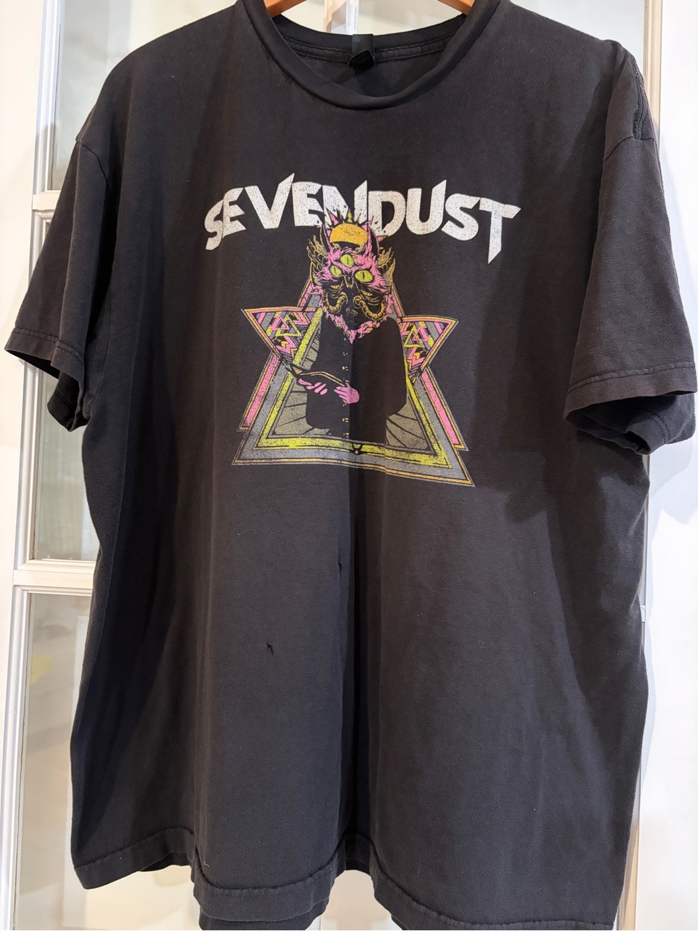 Sevendust Band T-Shirt Black Vintage Style Multi-Eyed Creature Graphic Tee 2XL
